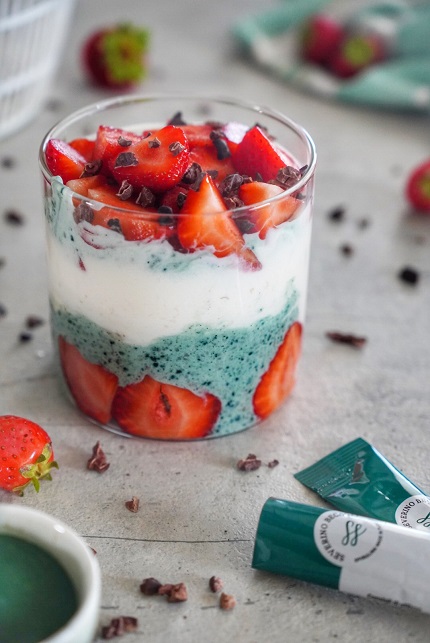 nana smoothie spirulina.jpg